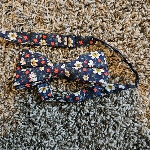 Floral Kids Bow Tie - Blue and White
